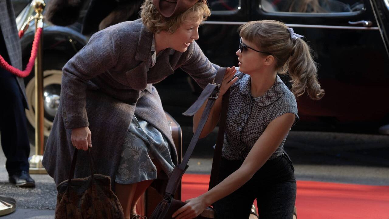 Bilder zum Film „Mrs. Harris und ein Kleid von Dior“. 