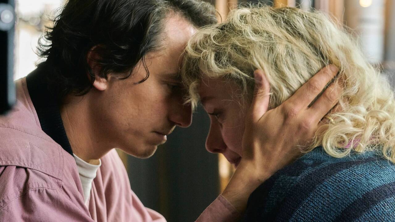 Erleben immer wieder denselben, schicksalsträchtigen Tag: Leo (Laurence Rupp) und Allie (Julia Koschitz). 
