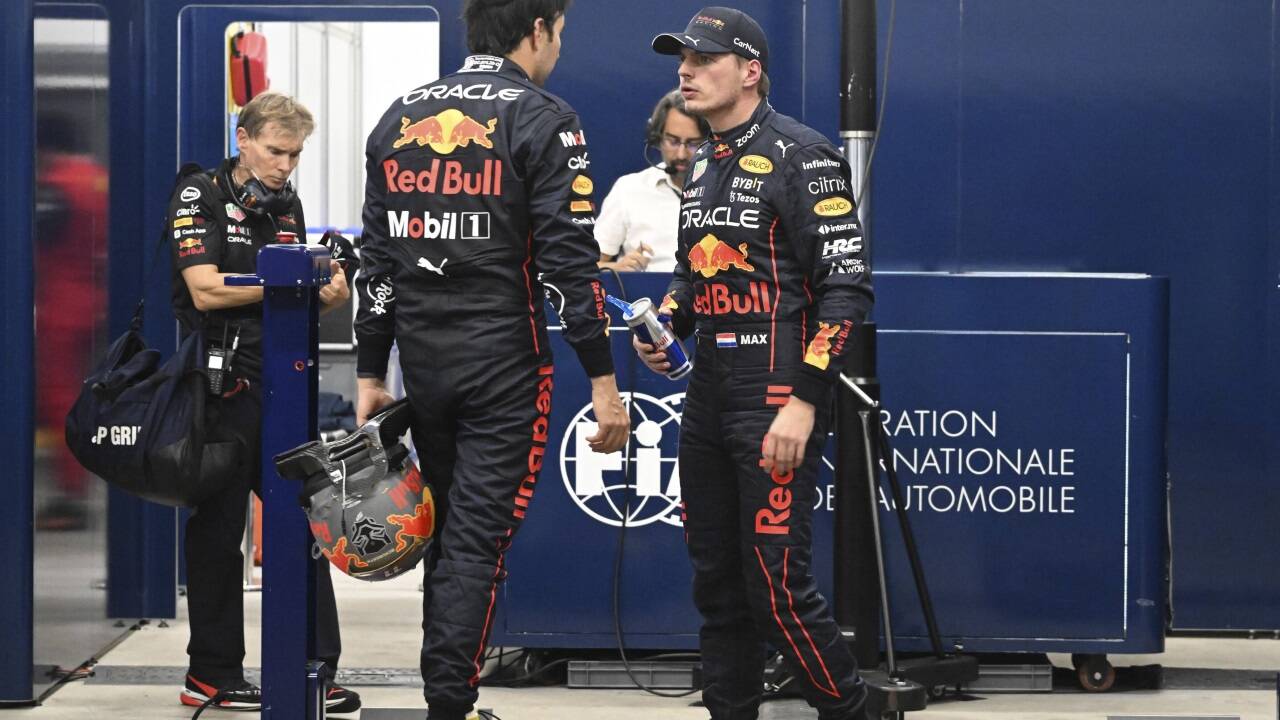 Sergio Pérez ist momentan nicht gut auf Max Verstappen zu sprechen.  Sergio Pérez ist momentan nicht gut auf Max Verstappen zu sprechen.