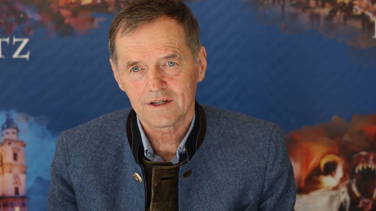 Wolfgang Haider, Obmann des Vereins Salzburger Christkindlmarkt präsentierte am Dienstag drei neue Aussteller.  
