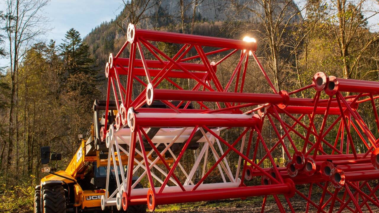 Auf dem Ebenholzspitz und am Anzenberg errichten Salzburg AG und Bundesforste Windmessmasten. Bald könnten sich Windräder drehen.  Auf dem Ebenholzspitz und am Anzenberg errichten Salzburg AG und Bundesforste Windmessmasten. Bald könnten sich Windräder drehen.