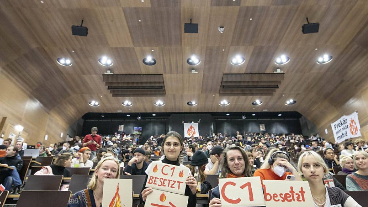 Klima-Protest im Uni-Hörsaal Klima-Protest im Uni-Hörsaal