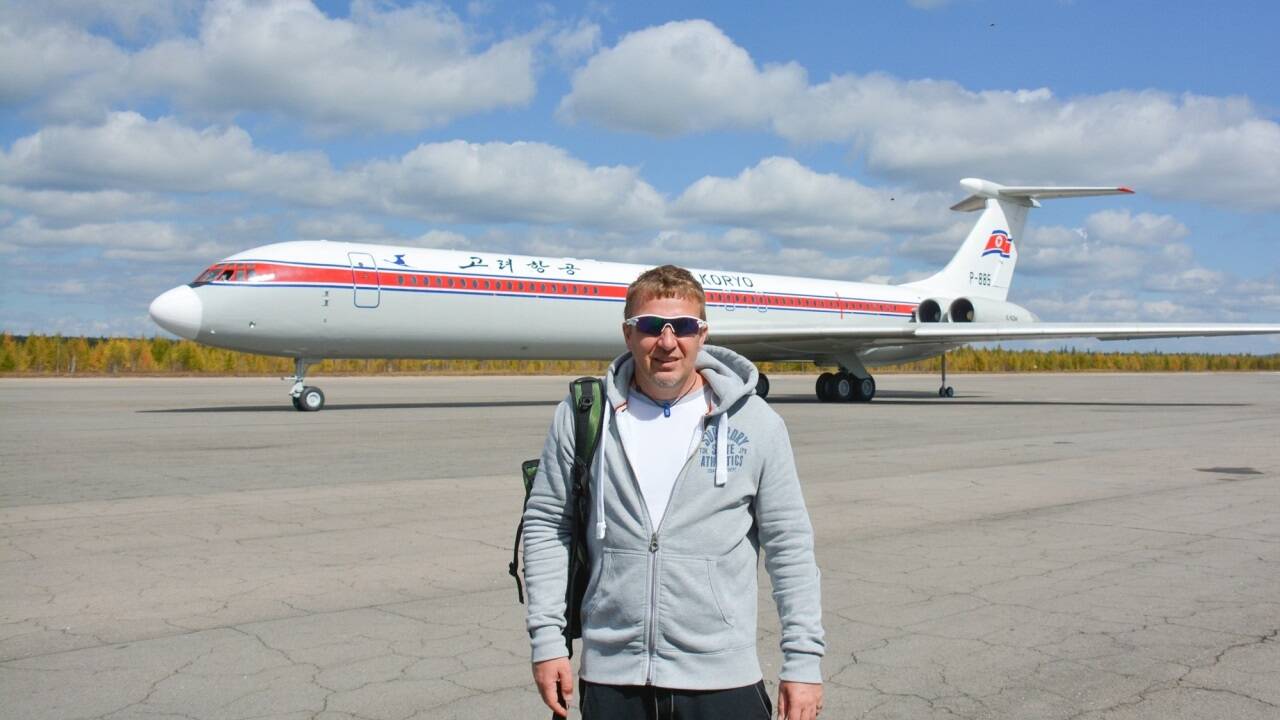 Gunther Pitterka am Samjiyon Airport in Nordkorea.  