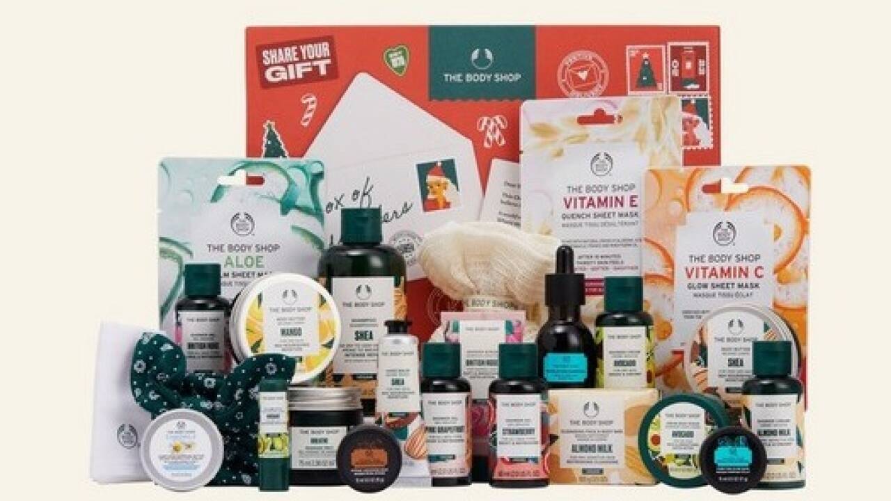Weihnachten mit The Body Shop: Der „Box of Wonders Big“-Adventkalender unterstützt die Tungteiya Women’s Shea Association in Ghana. 