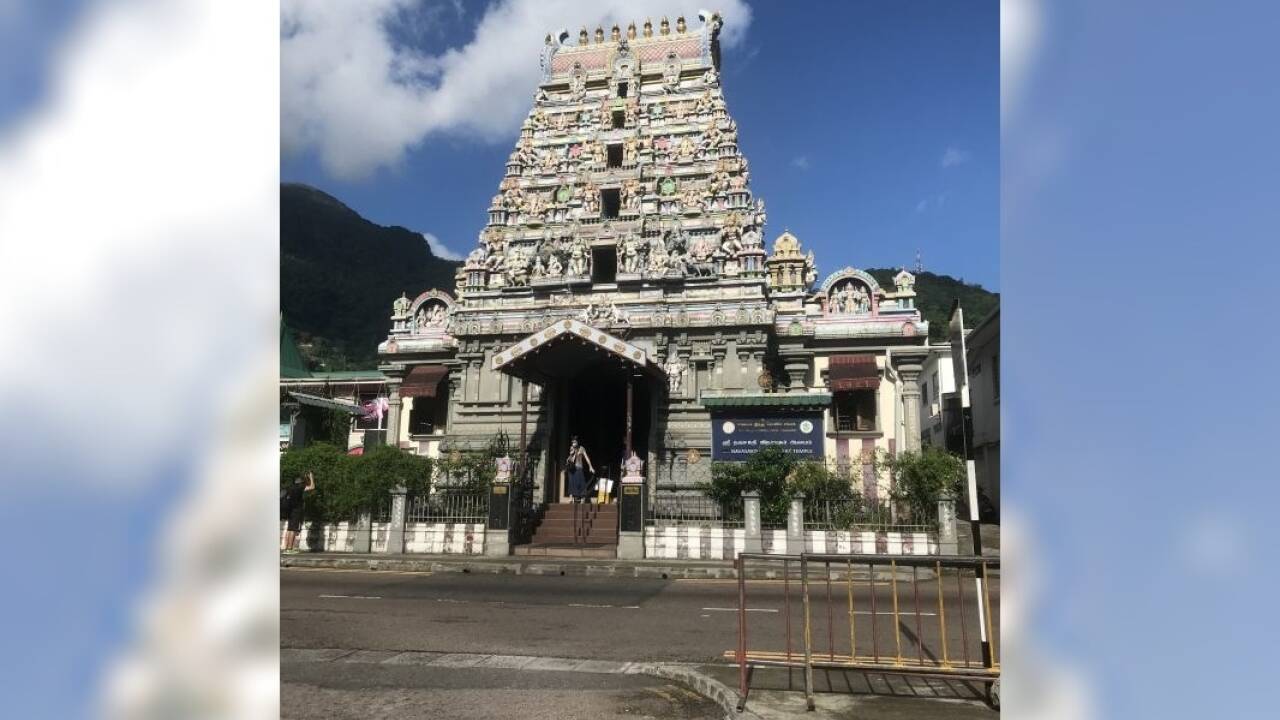 Der hinduistische Arul-Mihu-Navasakthi-Vinayagar-Tempel in der Altstadt. 