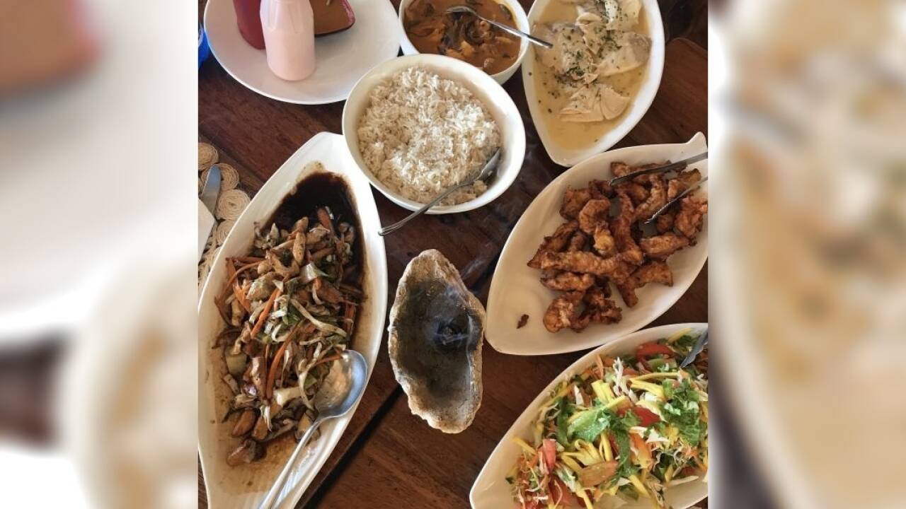 Im Chez Jules wird kreolisch aufgetischt, inklusive Muschel mit Räucherwerk gegen lästige Fliegen. 