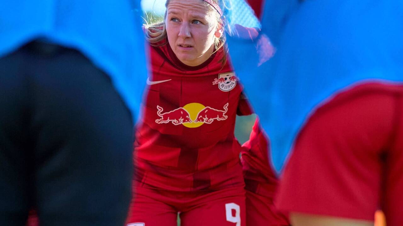 Fußballerinnen in Red-Bull-Trikots – künftig auch in Salzburg. 