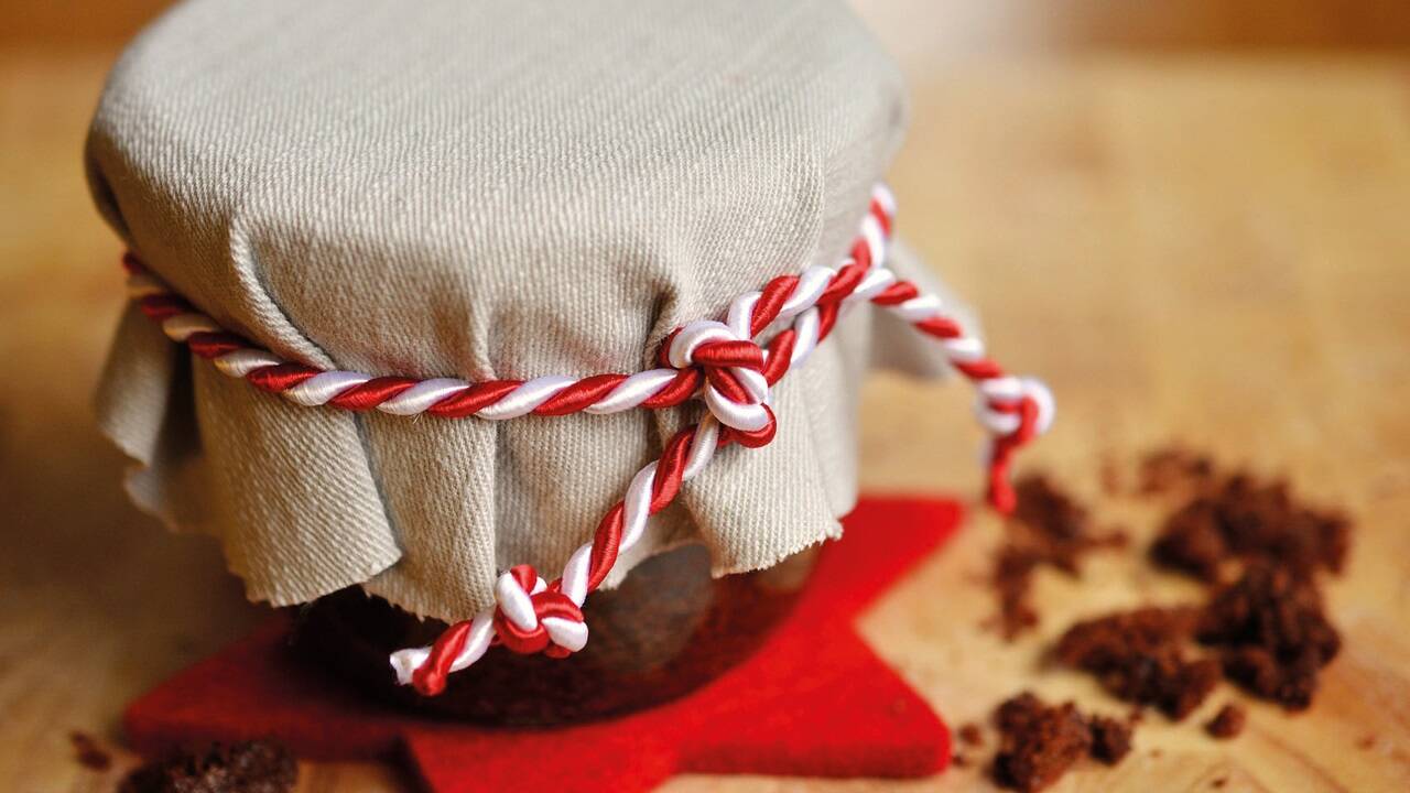 Selbst gemachte Kuchen im Glas und Marmelade machen immer eine Freude! 