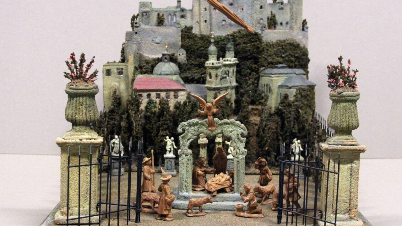 Mirabellgarten-Krippe, ca. 1960, Br. Pius Hochreiter, Josef Klampfer (Figuren), Holz, Papiermaché<br /> 