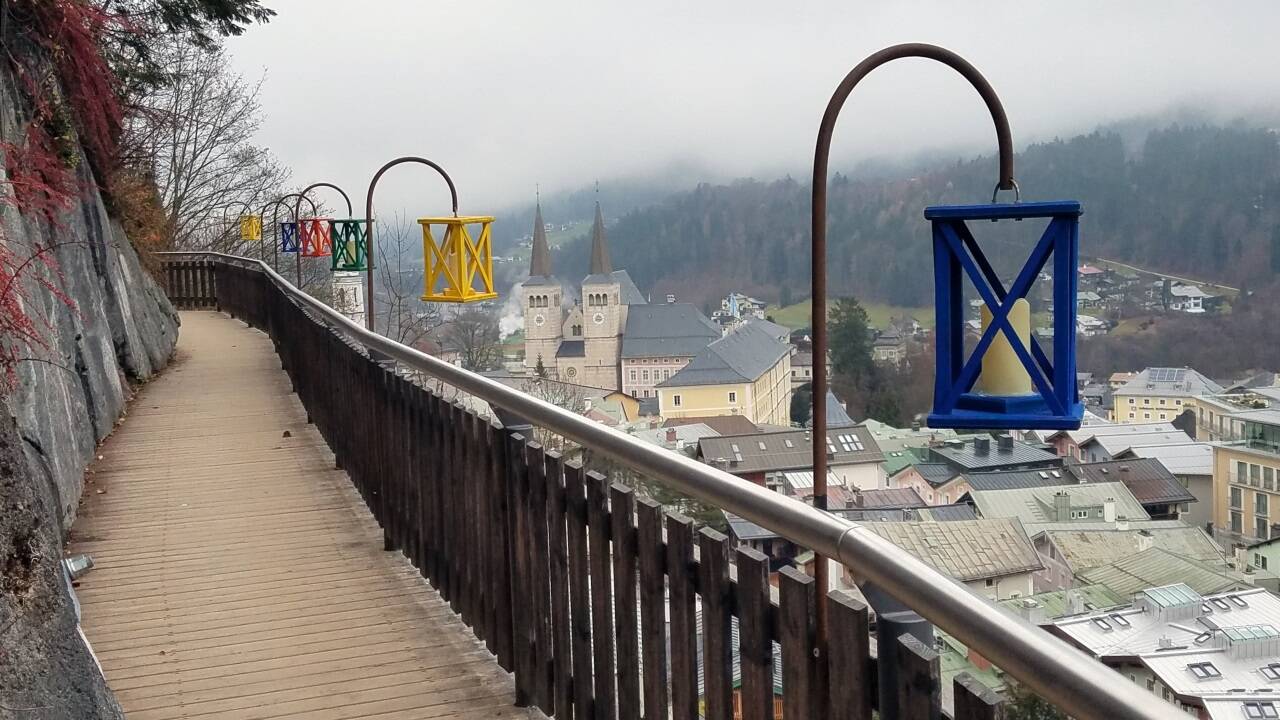 Der Emmausweg folgt dem aussichtsreichen Soleleitungsweg. Der Emmausweg folgt dem aussichtsreichen Soleleitungsweg.