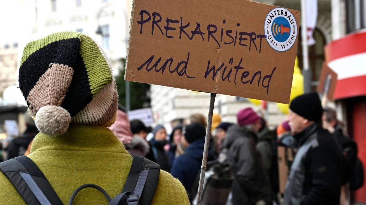 Protest gegen immer schlechtere Arbeits- und Karrierebedingungen an den Unis.  