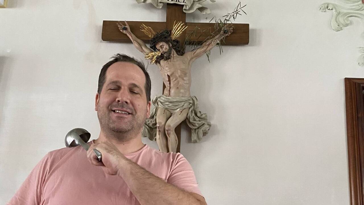 So sieht er aus, der Mann, der für Patres und Fratres kocht: Manuel Salzlechner.  