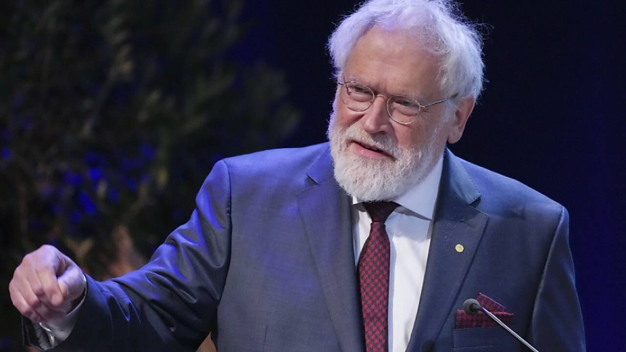 Zeilinger erhält ein Ehrendoktorat der Uni Innsbruck. Zeilinger erhält ein Ehrendoktorat der Uni Innsbruck.