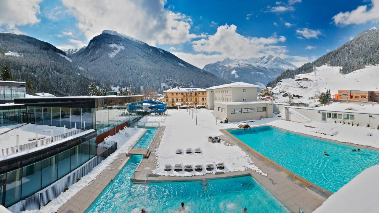 Die Felsentherme in Bad Gastein wurde 1968 als erste öffentliche Therme Österreichs direkt in den Fels gebaut. Die Felsentherme in Bad Gastein wurde 1968 als erste öffentliche Therme Österreichs direkt in den Fels gebaut.