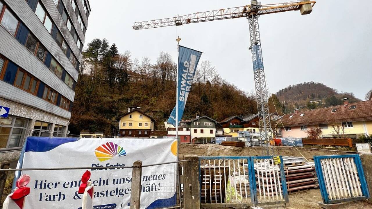 Am Standort des abgerissenen Hauses wird bereits am neuen gearbeitet.  