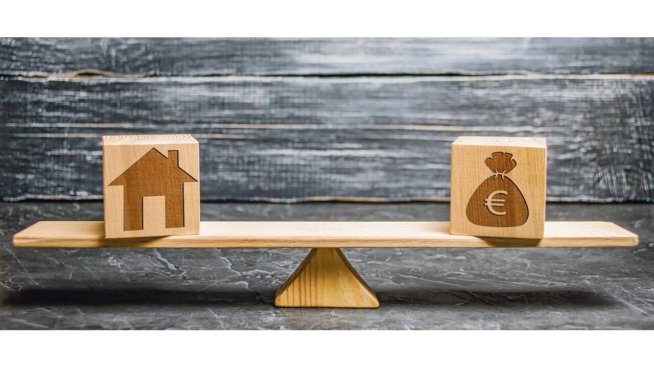 Im Alter müssen oft Investitionen im eigenen Zuhause getätigt werden, um dort auch weiter leben zu können. 