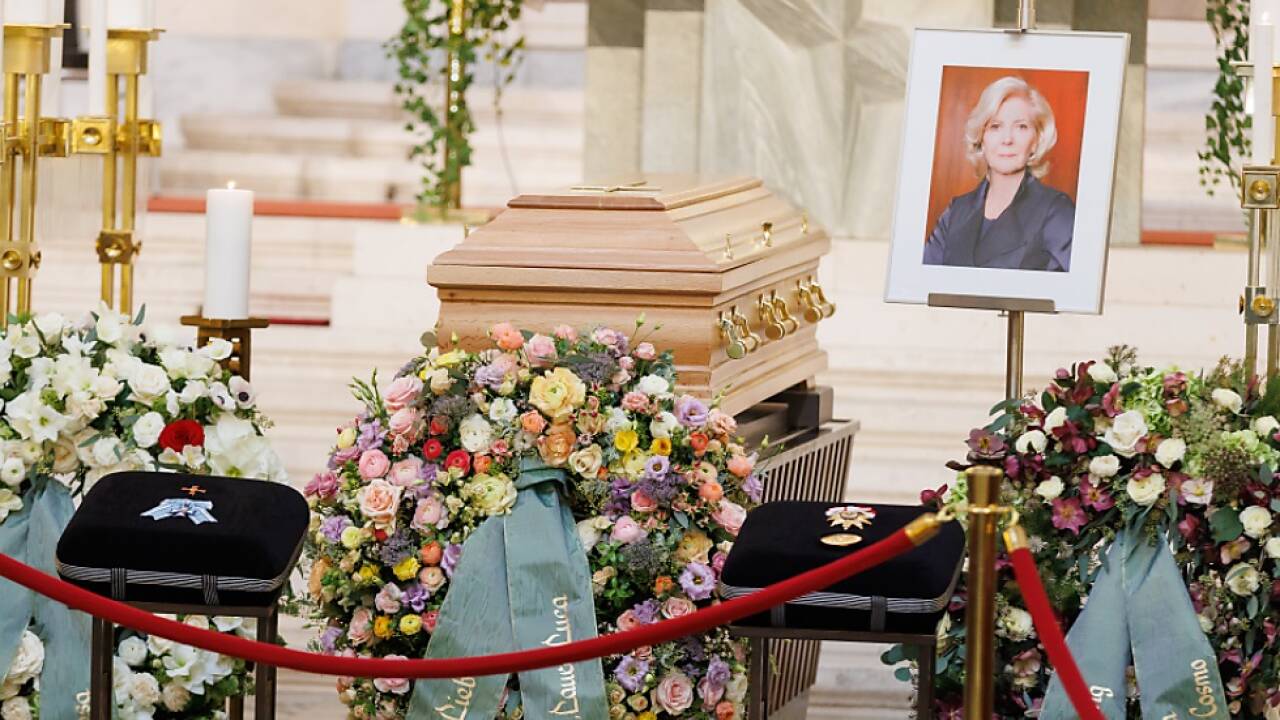 Christiane Hörbiger wurde beigesetzt  Christiane Hörbiger wurde beigesetzt