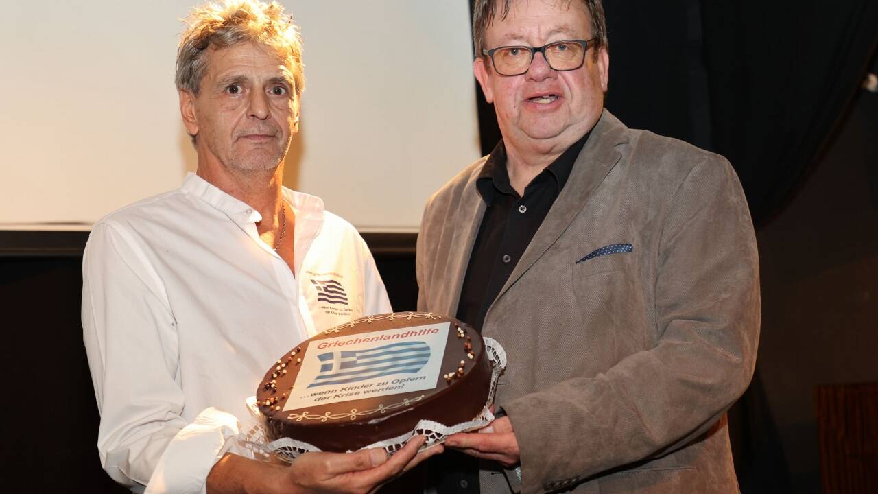 Erwin Schrümpf und Hannes Rosner bei der 10-Jahres-Feier der Griechenlandhilfe. Beide wohnen in Seekirchen. 