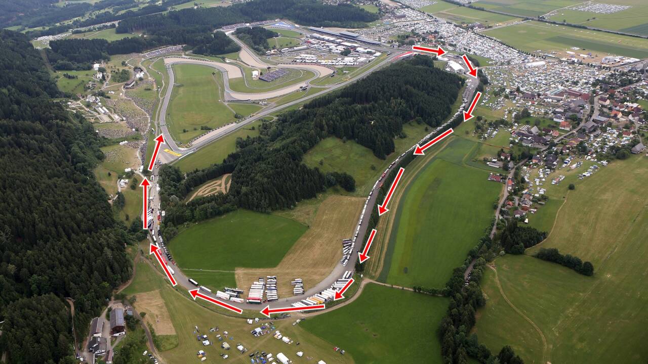 Auf dem Red-Bull-Ring könnte die alte Westschleife (hier mit Pfeilen markiert) reaktiviert werden. 