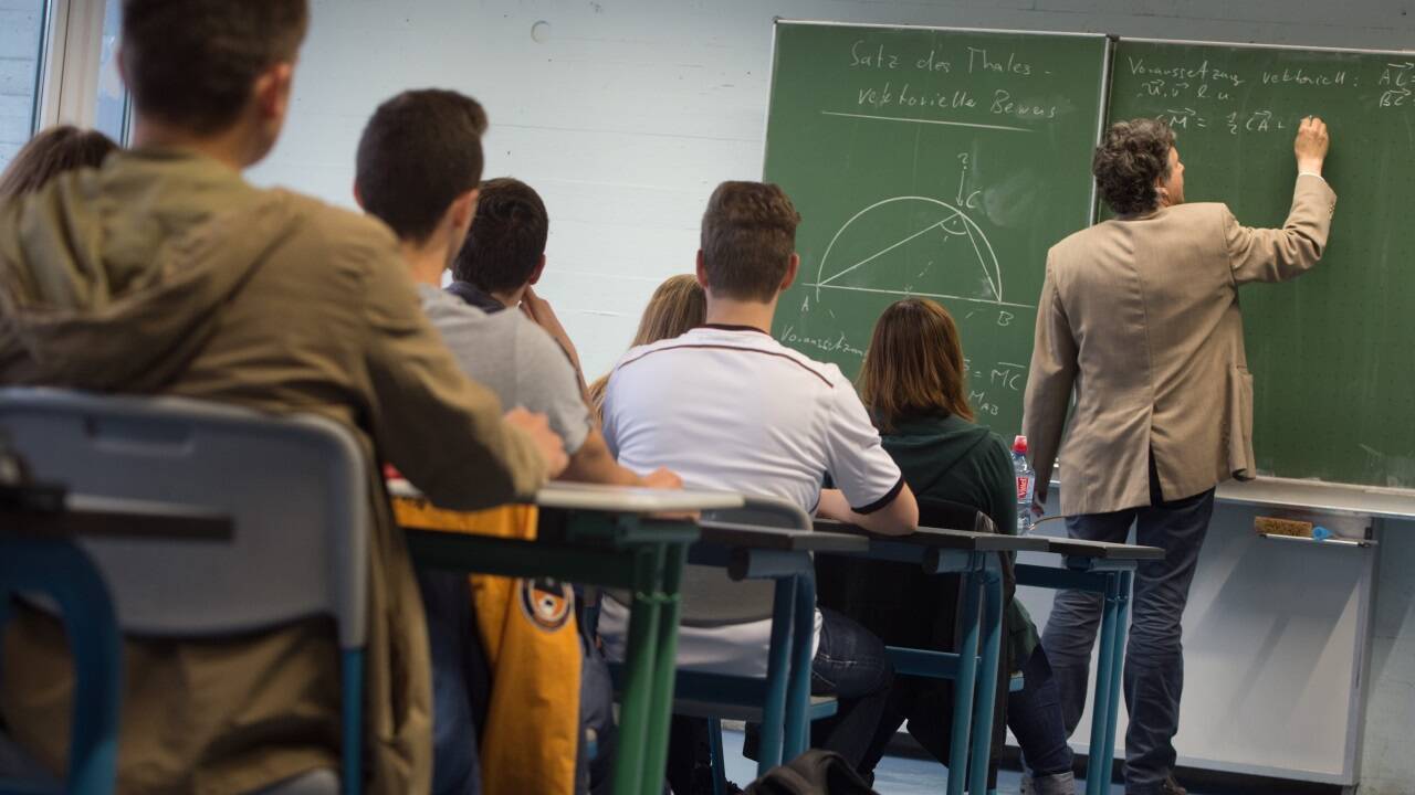 Viele Lehrkräfte fehlen.  Viele Lehrkräfte fehlen.