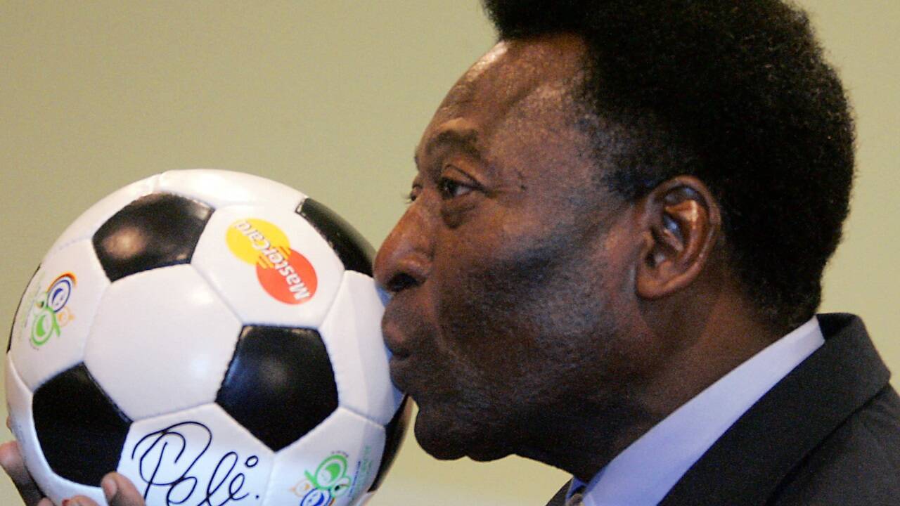 Fußballgott. 