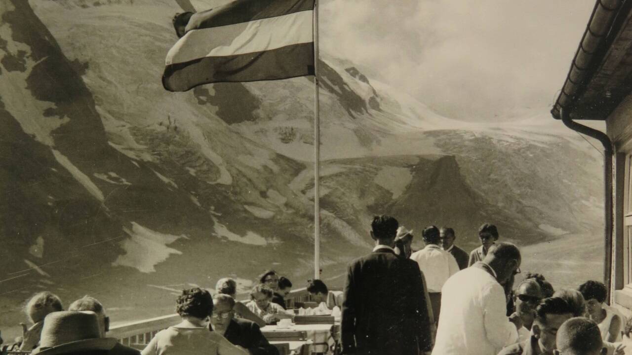 Ein patriotisch aufgeladenes Motiv, damals und heute.   Ein patriotisch aufgeladenes Motiv, damals und heute.