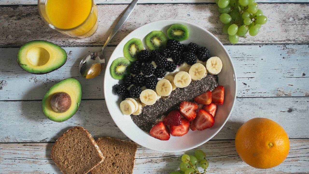 Ein bekanntes deutsches Sprichwort besagt: „Frühstücken wie ein Kaiser, mittagessen wie ein König und abendessen wie ein Bettler.“  