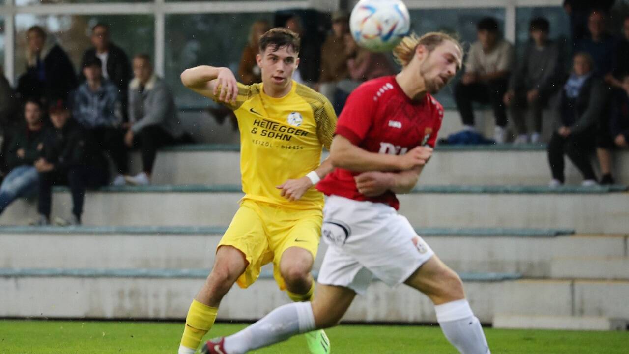 Sebastian Voglmaier (l.) schafft den Sprung in die 2. Liga: Der Youngster wechselt von Golling zu Vorwärts Steyr.  