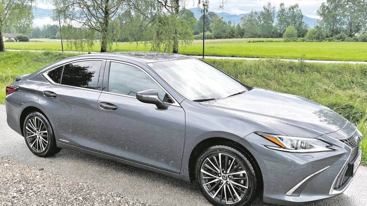 Der Charakterkopf in der Business Class: der Lexus ES 300h.mrazek  Der Charakterkopf in der Business Class: der Lexus ES 300h.mrazek