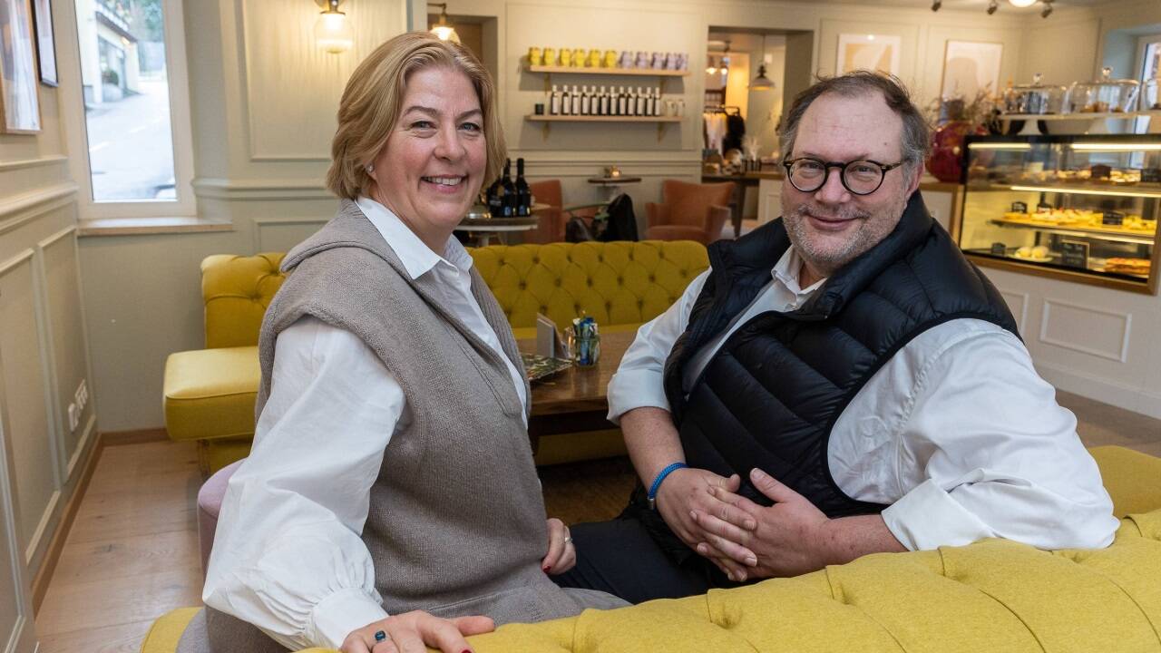 Aniko und Till Brauner leben seit einem Jahr in St. Gilgen. Anfang Dezember hat das deutsche Paar im Ortszentrum ein Café aufgesperrt. Aniko und Till Brauner leben seit einem Jahr in St. Gilgen. Anfang Dezember hat das deutsche Paar im Ortszentrum ein Café aufgesperrt.