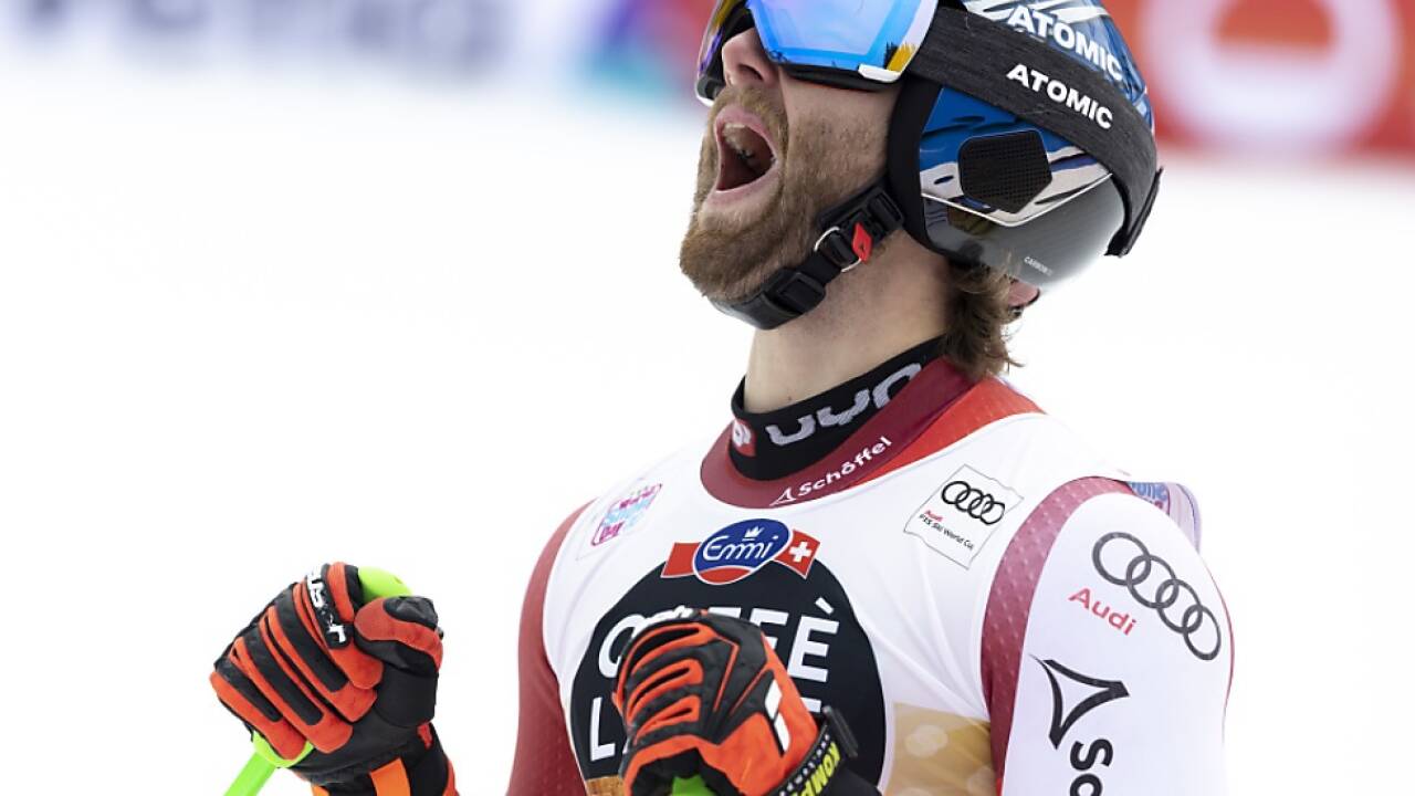 Marco Schwarz jubelte über den sechsten Platz beim Downhill-Debüt 