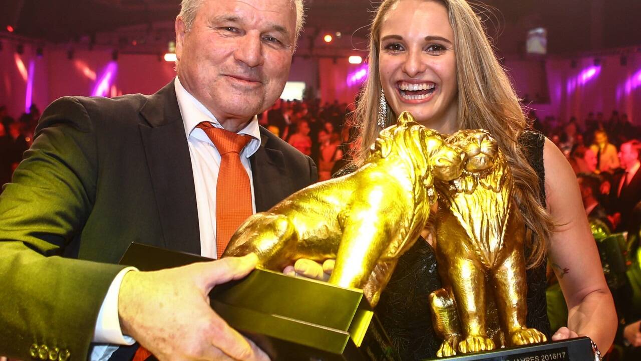 2017 erhielten Manfred Eppenschwandtner und Alisa Buchinger von den Salzburger Nachrichten den Goldenen Leonidas als Trainer und Sportlerin des Jahres. 