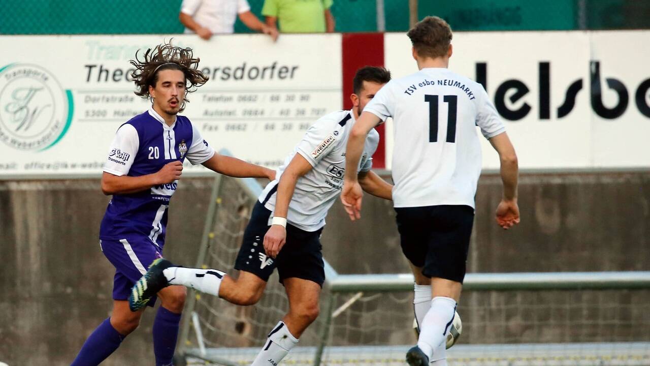 Maximilian Ploner (l.) läuft im Frühjahr für Siezenheim auf.  