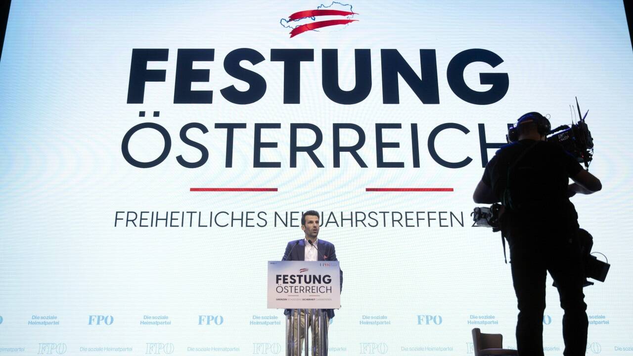 „Arrogant, abgehoben und machtgeil“ sei FPÖ-Chef Udo Landbauer, meint seine Parteikollegin Ina Aigner. „Arrogant, abgehoben und machtgeil“ sei FPÖ-Chef Udo Landbauer, meint seine Parteikollegin Ina Aigner.