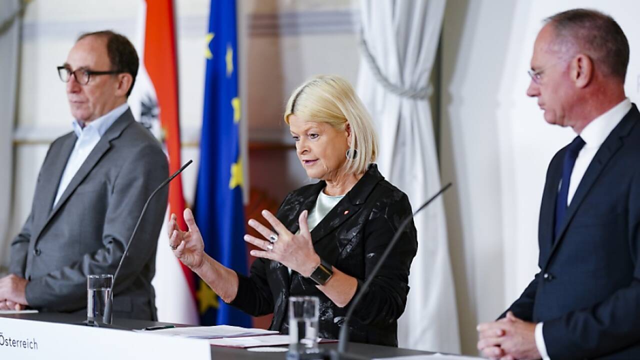Rauch, Tanner, Karner: Regierung plant Lagezentrum unter dem Innenressort 
