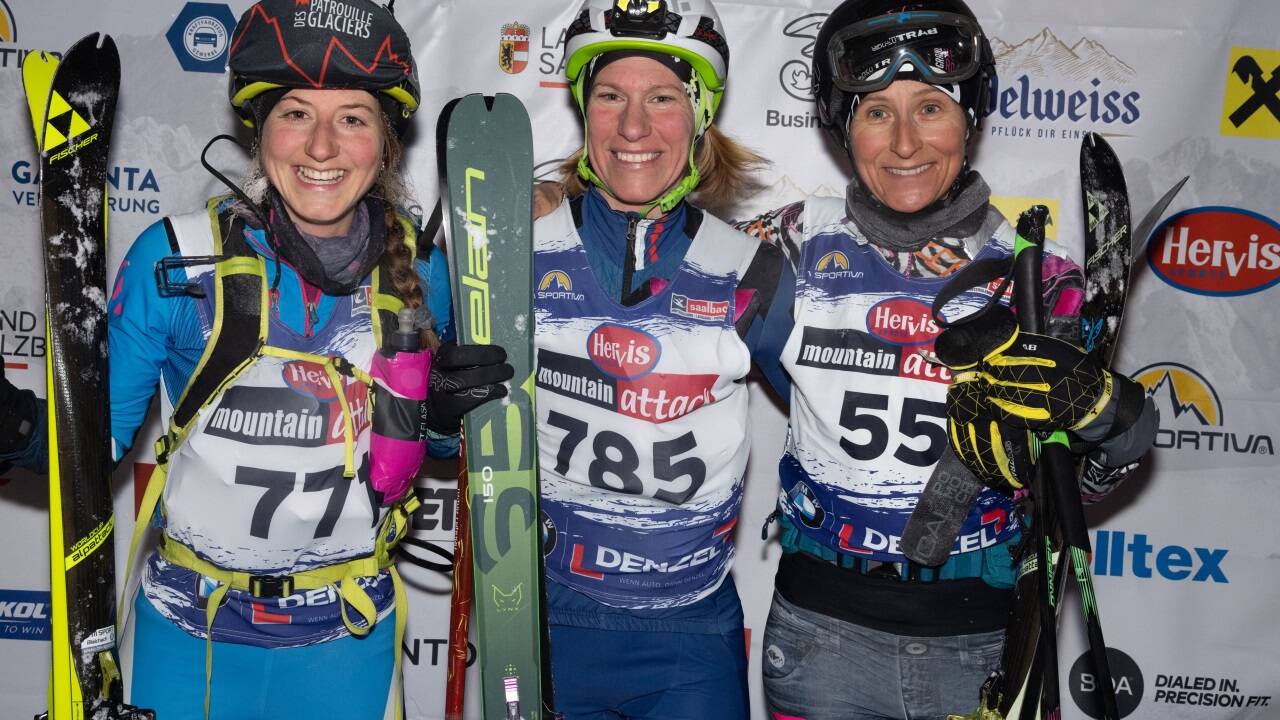 Die Top drei der Tour bei den Frauen: Karmen Klancnik Pobezin (M.), Tanja Löwenhagen (l.) , Marita Kröhn (r.) Die Top drei der Tour bei den Frauen: Karmen Klancnik Pobezin (M.), Tanja Löwenhagen (l.) , Marita Kröhn (r.)