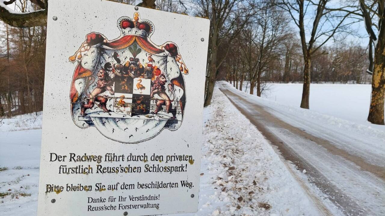 Das Wappen des Adelsgeschlechtes. Die Reußen regierten bis zur Abschaffung der Monarchie in einem Teil von Thüringen. 