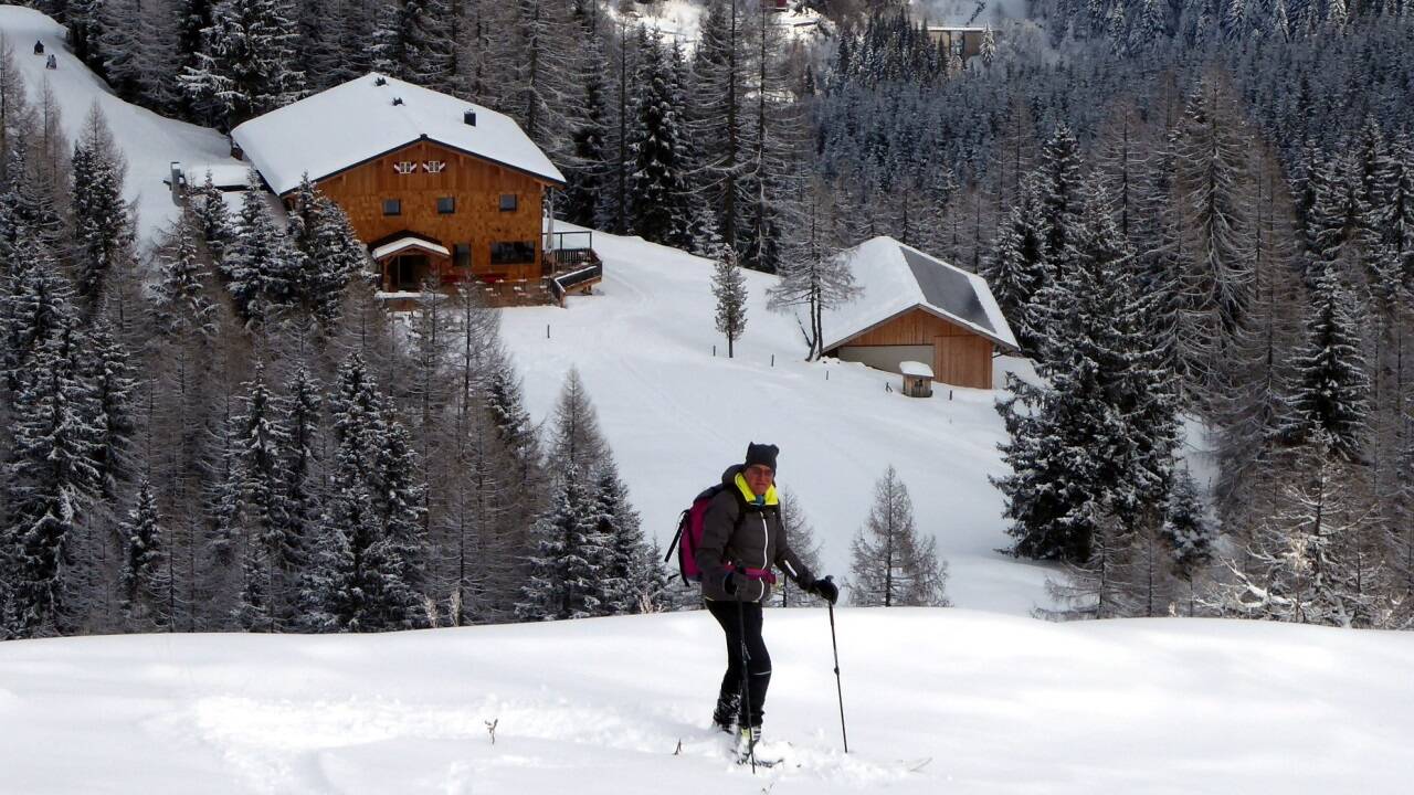 Abschwingen zum Einkehrschwung in die neue Kleinarler Hütte. Abschwingen zum Einkehrschwung in die neue Kleinarler Hütte.