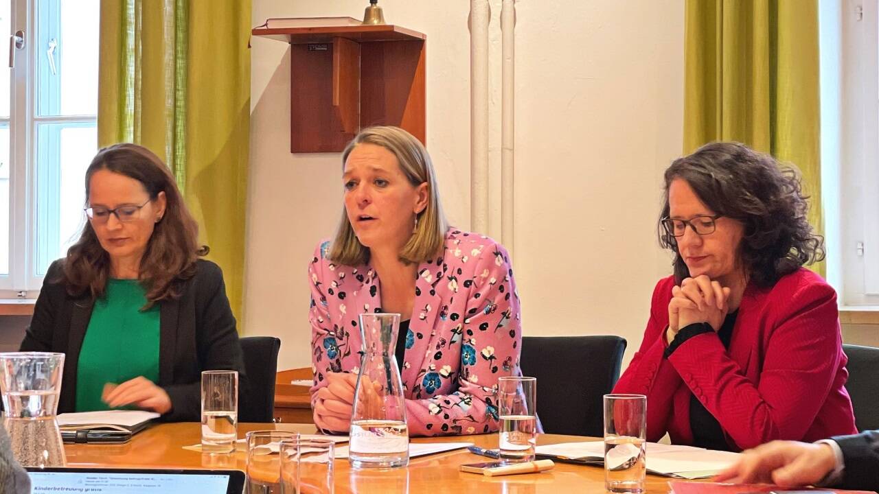 Einigung erzielt: Martina Berthold (LH-Stv./Grüne), Andrea Klambauer (Neos) und Daniela Gutschi (ÖVP) bei der Pressekonferenz am Donnerstag, 26. Jänner.  Einigung erzielt: Martina Berthold (LH-Stv./Grüne), Andrea Klambauer (Neos) und Daniela Gutschi (ÖVP) bei der Pressekonferenz am Donnerstag, 26. Jänner.