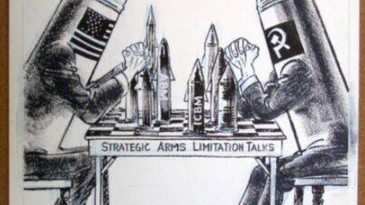 Diplomatie aus dem Blickwinkel von Künstlern und Karikaturisten: Die „Salt Talks“ zwischen den USA und der UdSSR um Nuklearabrüstung.  