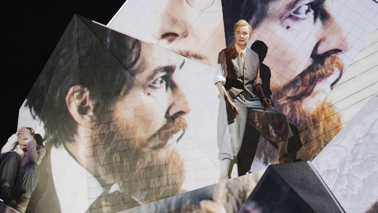 „Der Zauberberg“ im Burgtheater 