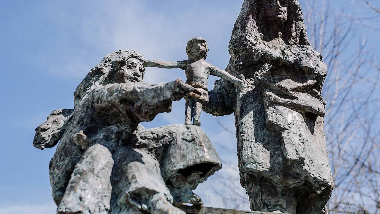 Der Annenbrunnen beim Bergbau- und Gotikmuseum in Leogang 