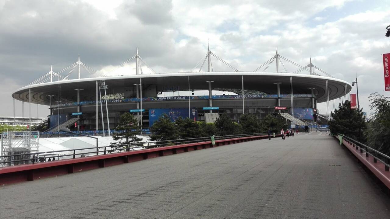 Im Anflug auf das UFO: Das ÖFB-Team gastiert im Stade de France