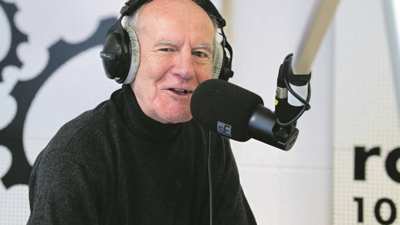 Erwin Müller im Radiofabrik-Studio 