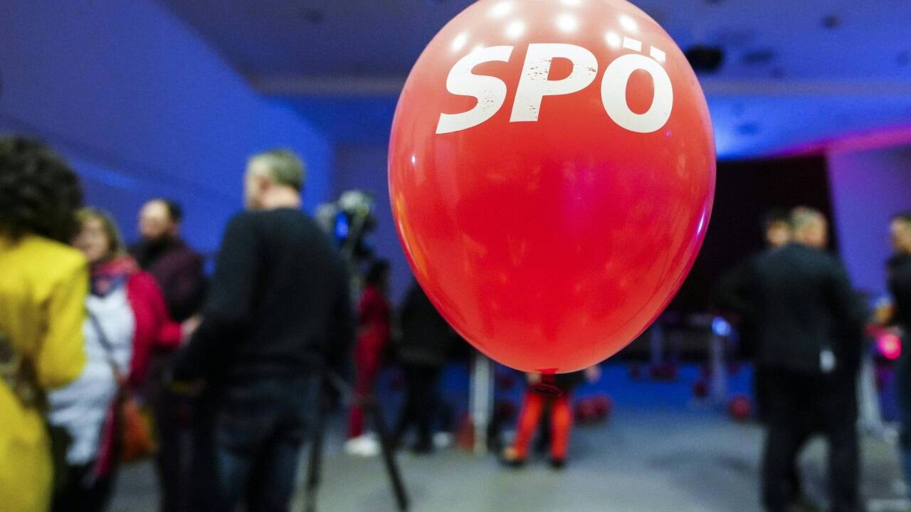 Die SPÖ hält sich offiziell zwar mit einer Debatte über Parteiobfrau und inhaltlicher Debatte zurück, aber intern brodelt es massiv. Die SPÖ hält sich offiziell zwar mit einer Debatte über Parteiobfrau und inhaltlicher Debatte zurück, aber intern brodelt es massiv.