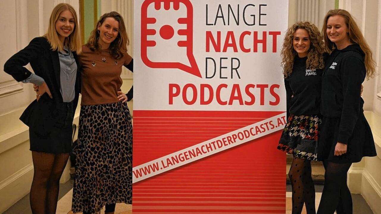 Stephanie Rausch und Katharina Maier („Die gefragte Frau“) sprachen mit Victoria Neuhofer und Stephanie Sinko von Damn Plastic.  