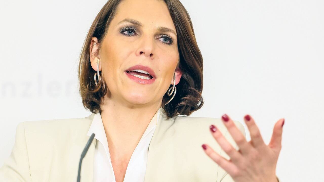 „Es geht mir darum, dass Fairness gewahrt bleibt“: Verfassungsministerin Karoline Edtstadler zum Umgang mit beschlagnahmten Handys.  