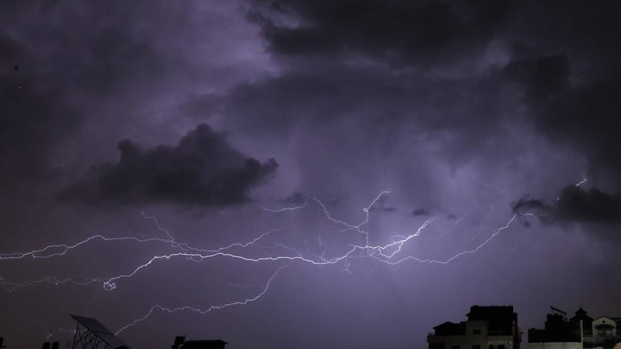 Gewitter über der Stadt Gaza 