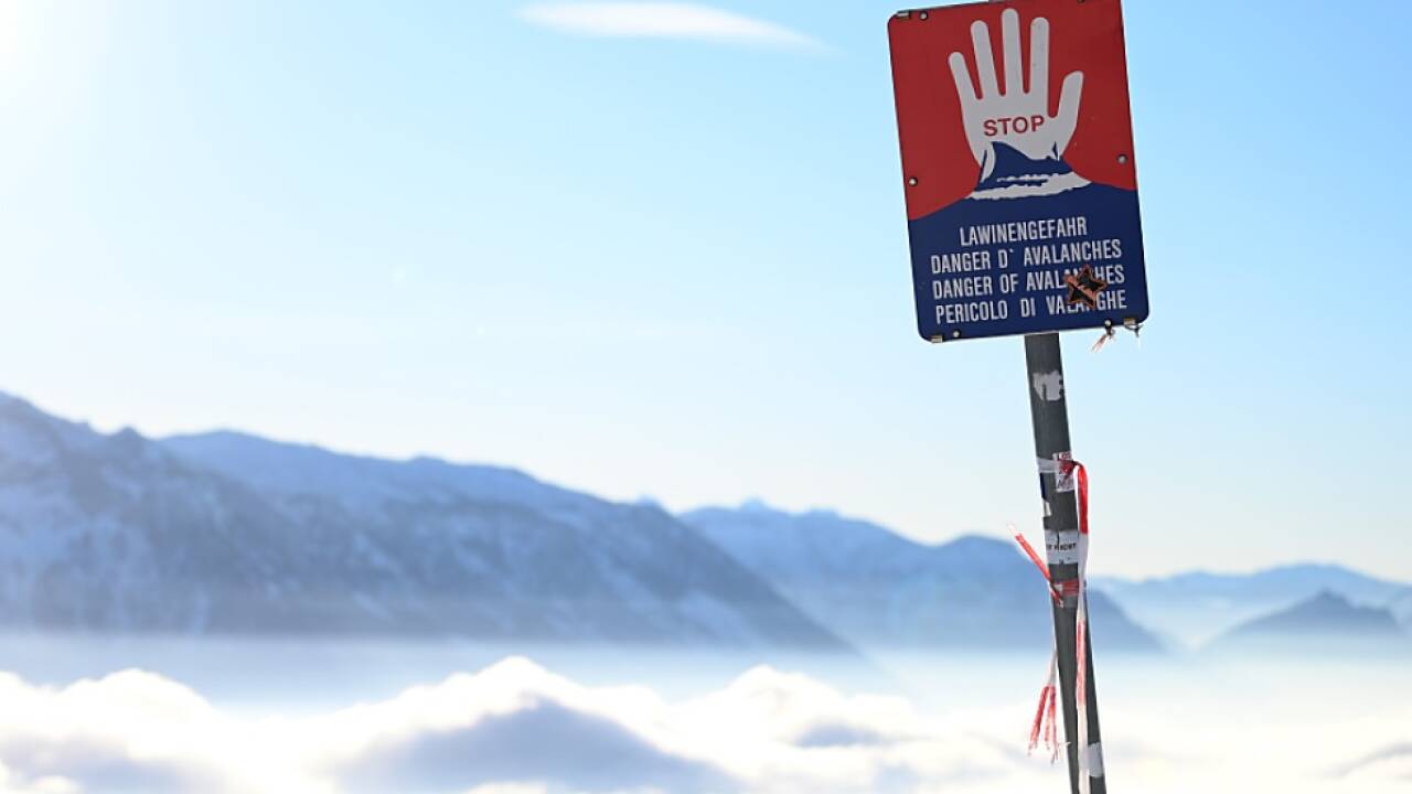 Neuschnee bringt große Lawinengefahr in Westösterreich. 