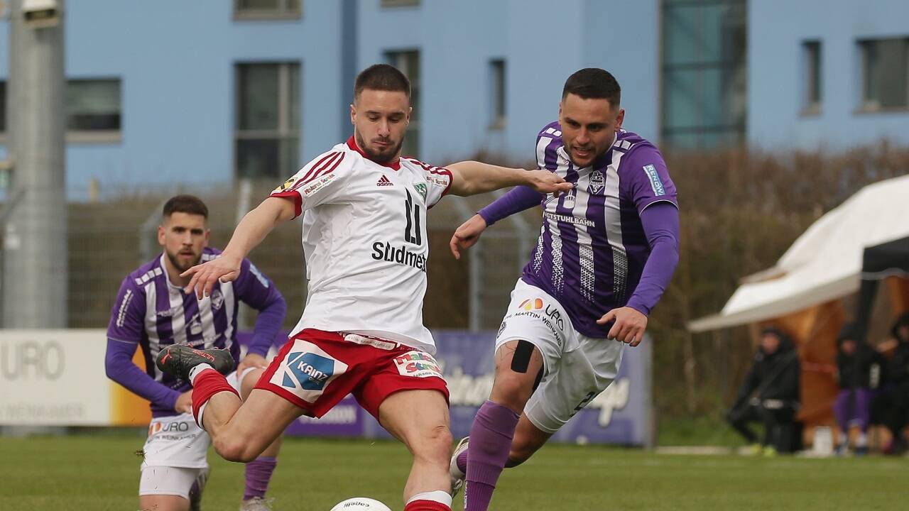 Ex-Profi Kenan Kirim (l.) wechselt von St. Johann nach Eben. Der Offensivspieler arbeitet nach einer schweren Knieverletzung an seinem Comeback und will im Saisonfinish wieder am Platz stehen.  